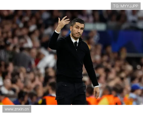 多特蒙德进攻火力表现抢眼，但稳定性问题显露，持续领先后防压力是否面临关键考验