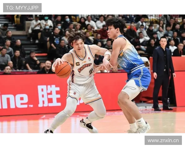 篮球比赛中空中对抗判罚的争议性如何界定与理解？